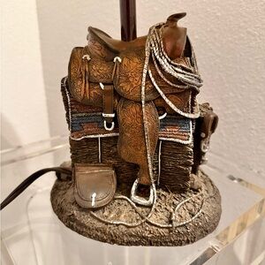 Cowboy Rustic Tan Saddle Table Lamp vintage no damage. Nice vintage item.